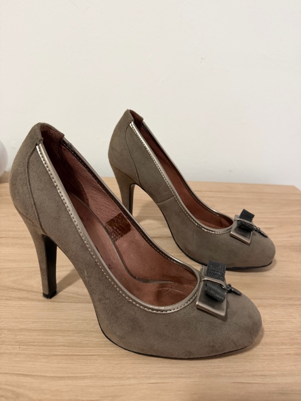 Gaudi' Taupe Suede Bow High Heels